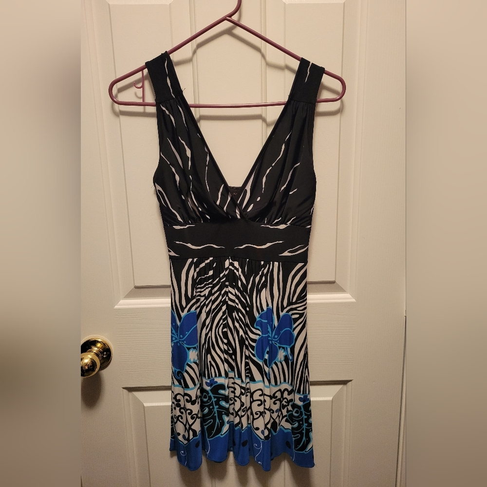 Cute Dress!💙 Size small.